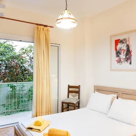 Apartment Art House In